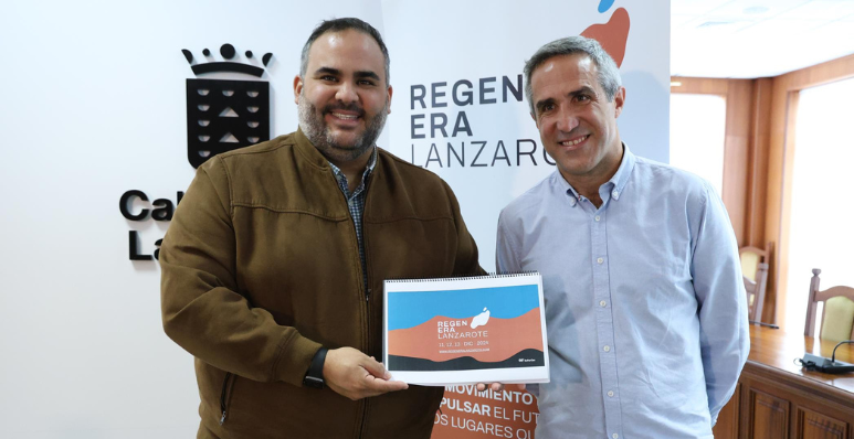 Samuel Martín, consejero de Paisaje, Medio Ambiente y Reserva de la Biosfera del Cabildo de Lanzarote y Ramón Romero, fundador del grupo BeForGet