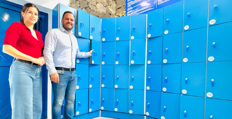 El Ayuntamiento de Arrecife instala un servicio de taquillas gratuitas en la playa de El Reducto, zona con bandera azul